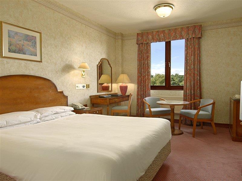 Copthorne Effingham Gatwick Hotel Phòng bức ảnh